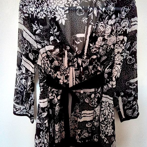 Milano Floral Peplum Blouse with Faux Belt - Picture 12 of 12
